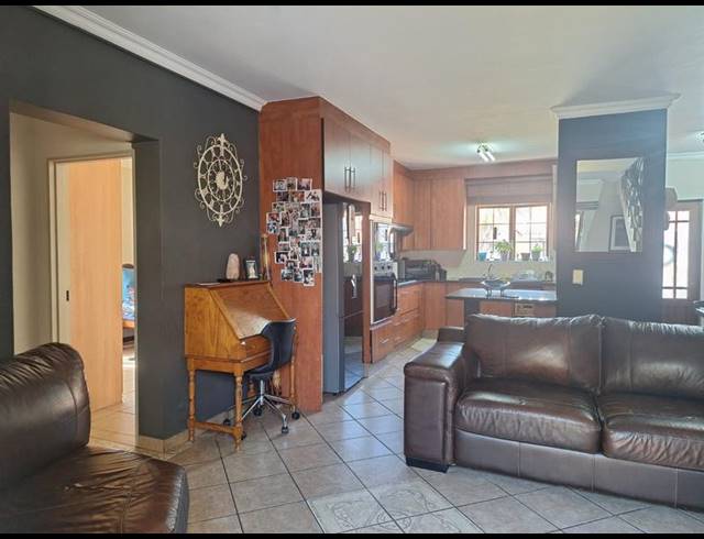 3 BEDROOM HOUSE FOR SALE IN DALVIEW